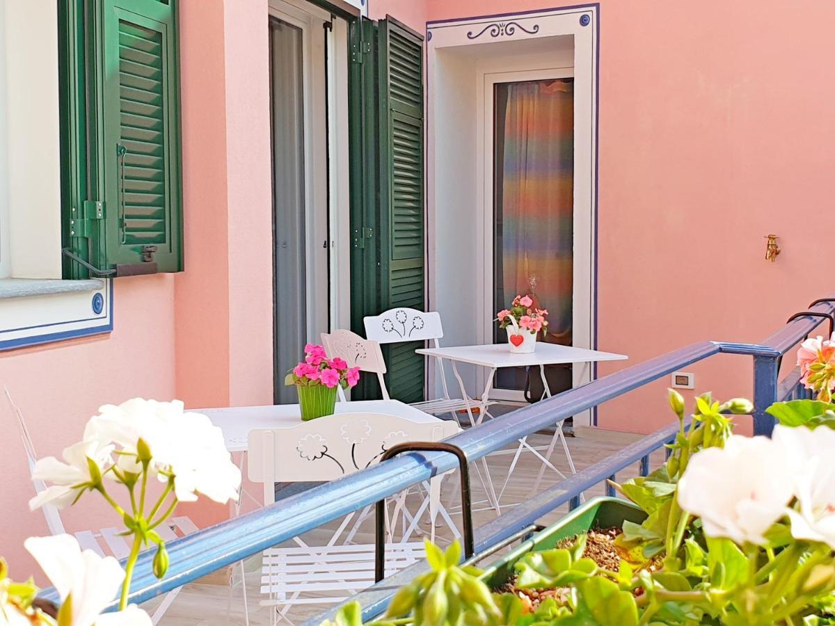 Casa Vacanze Family Albisola Superiore Buitenkant foto
