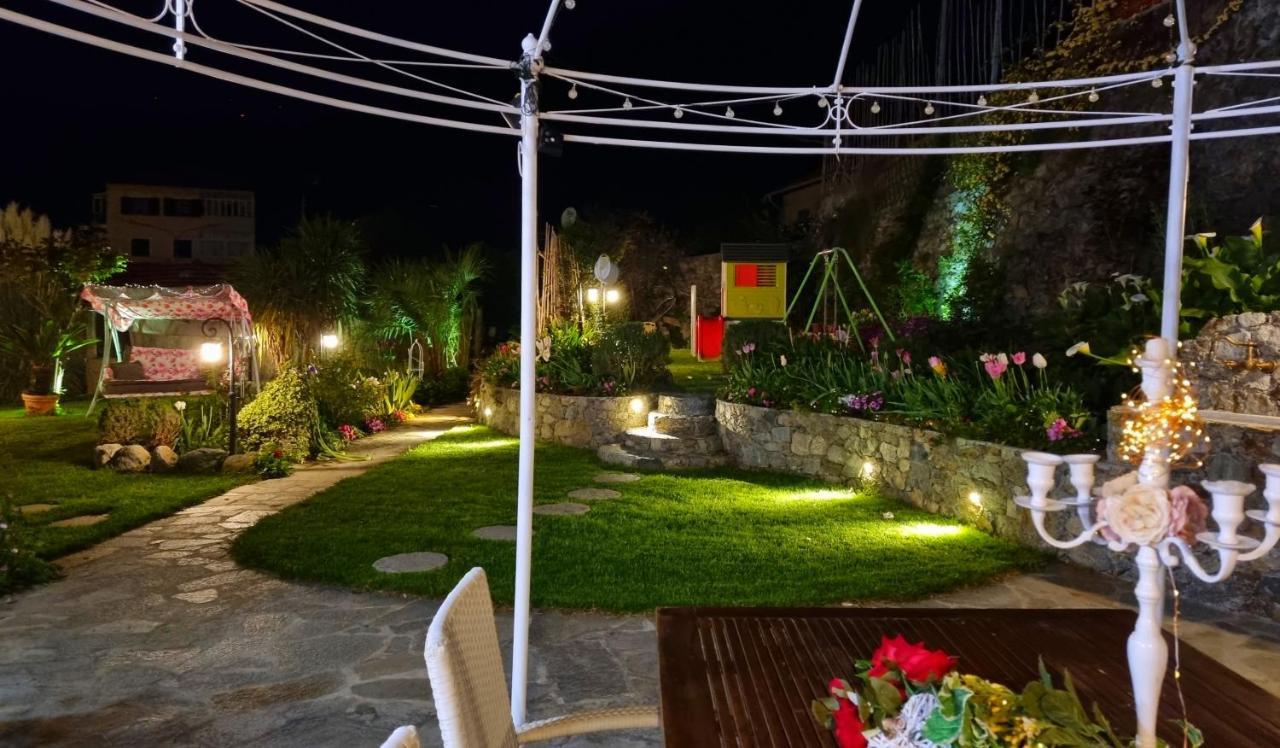 Casa Vacanze Family Albisola Superiore Buitenkant foto