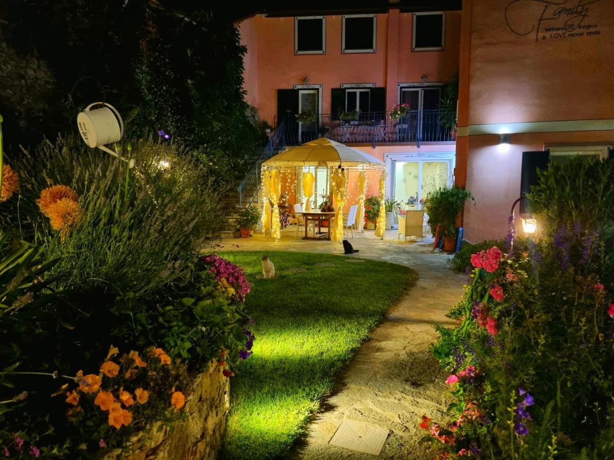 Casa Vacanze Family Albisola Superiore Buitenkant foto